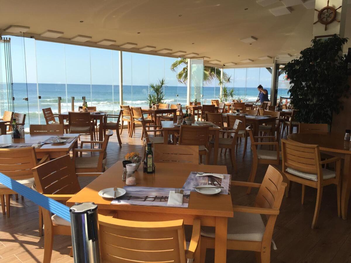 Mi Capricho, Beachfront, Grownfloor, Private Garden & Terrace Sitio de Calahonda Extérieur photo
