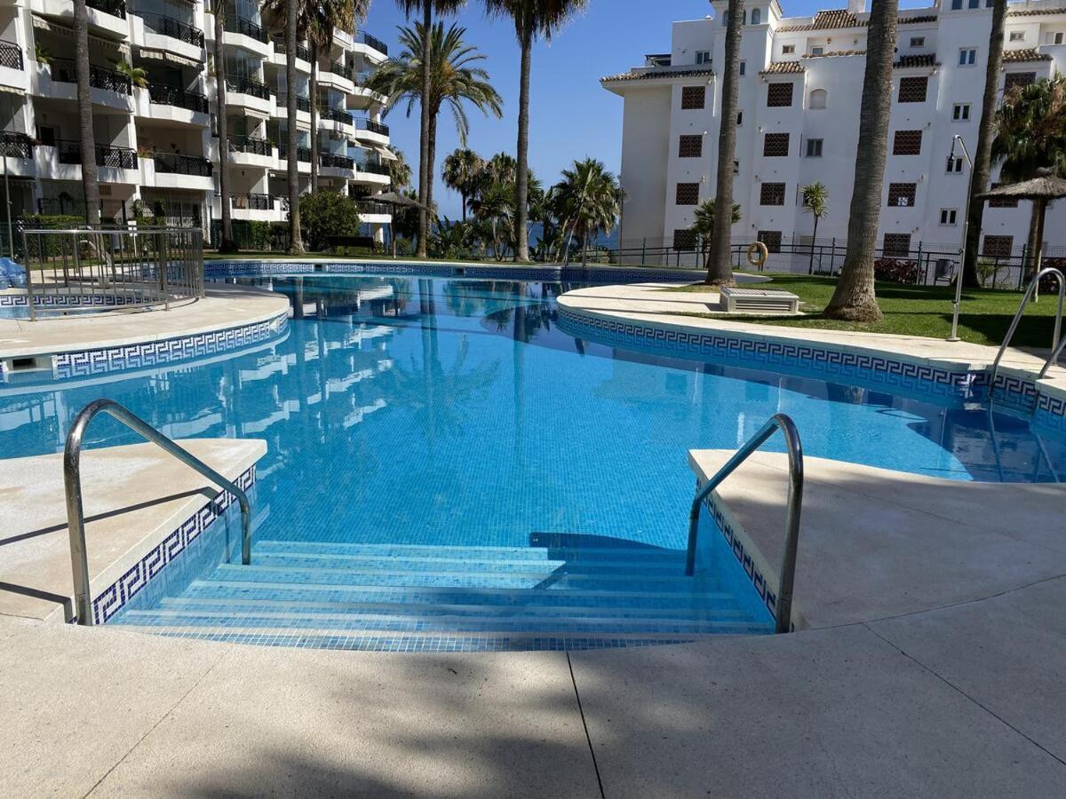 Mi Capricho, Beachfront, Grownfloor, Private Garden & Terrace Sitio de Calahonda Extérieur photo