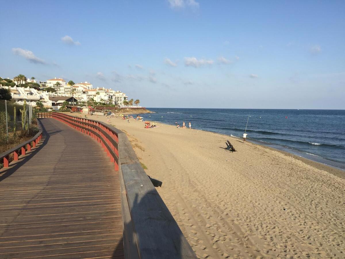 Mi Capricho, Beachfront, Grownfloor, Private Garden & Terrace Sitio de Calahonda Extérieur photo