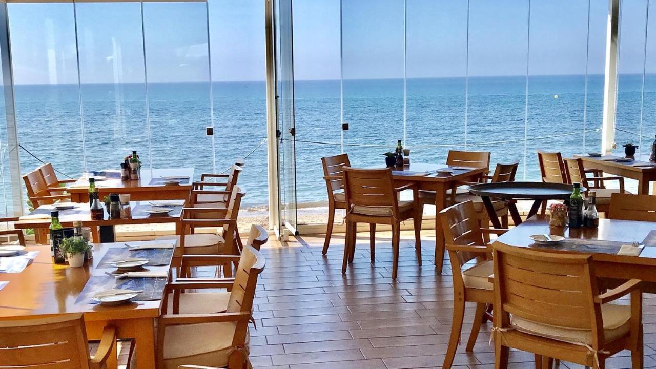 Mi Capricho, Beachfront, Grownfloor, Private Garden & Terrace Sitio de Calahonda Extérieur photo