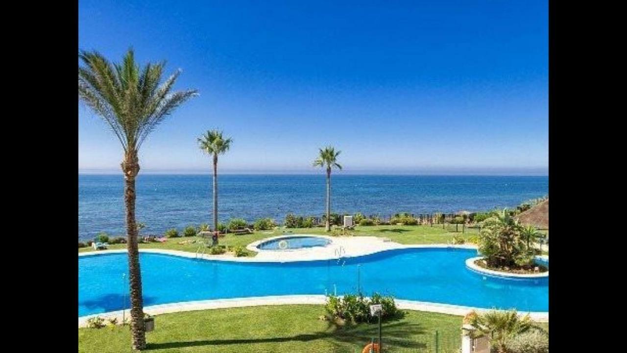 Mi Capricho, Beachfront, Grownfloor, Private Garden & Terrace Sitio de Calahonda Extérieur photo