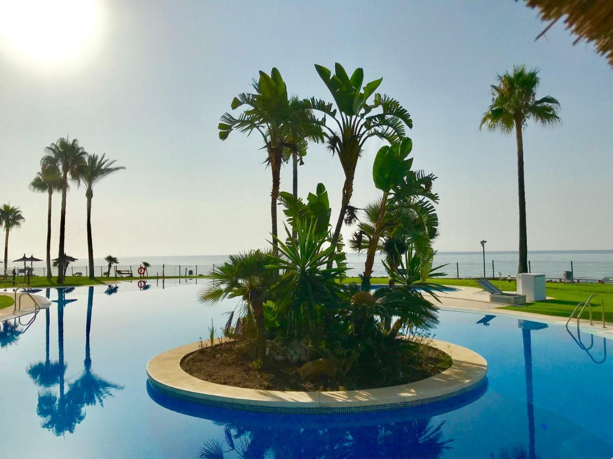 Mi Capricho, Beachfront, Grownfloor, Private Garden & Terrace Sitio de Calahonda Extérieur photo