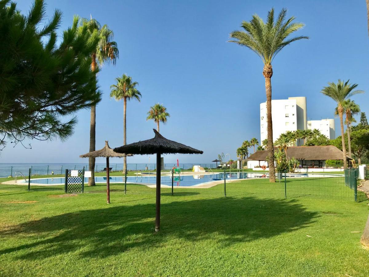 Mi Capricho, Beachfront, Grownfloor, Private Garden & Terrace Sitio de Calahonda Extérieur photo