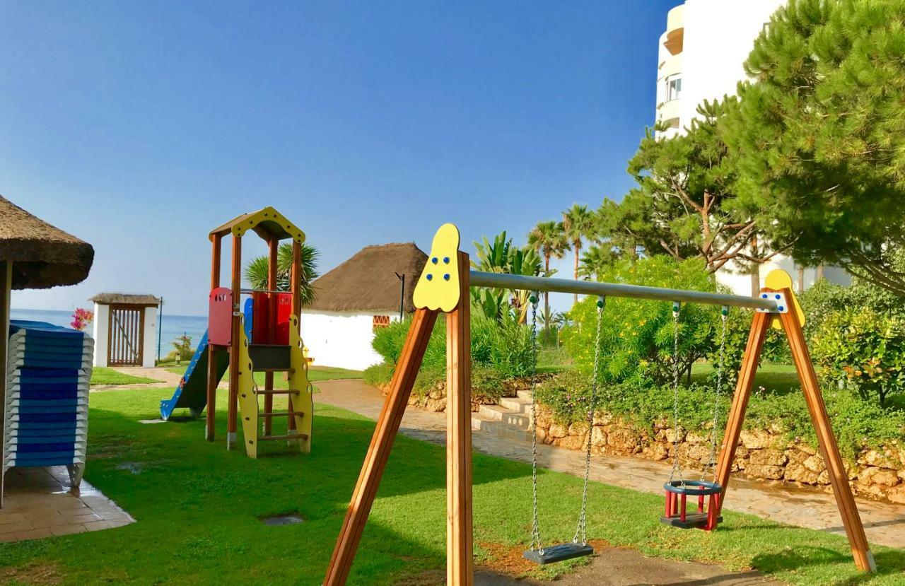Mi Capricho, Beachfront, Grownfloor, Private Garden & Terrace Sitio de Calahonda Extérieur photo