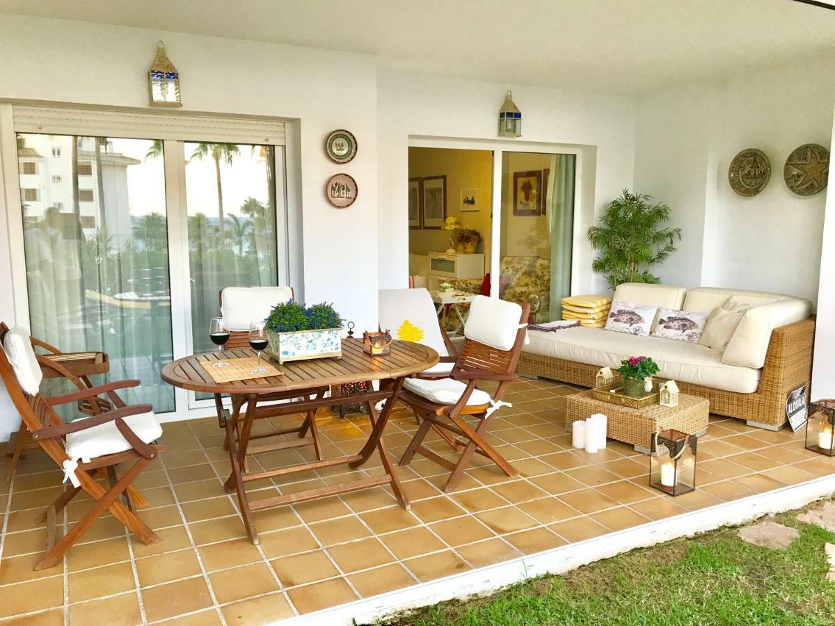 Mi Capricho, Beachfront, Grownfloor, Private Garden & Terrace Sitio de Calahonda Extérieur photo