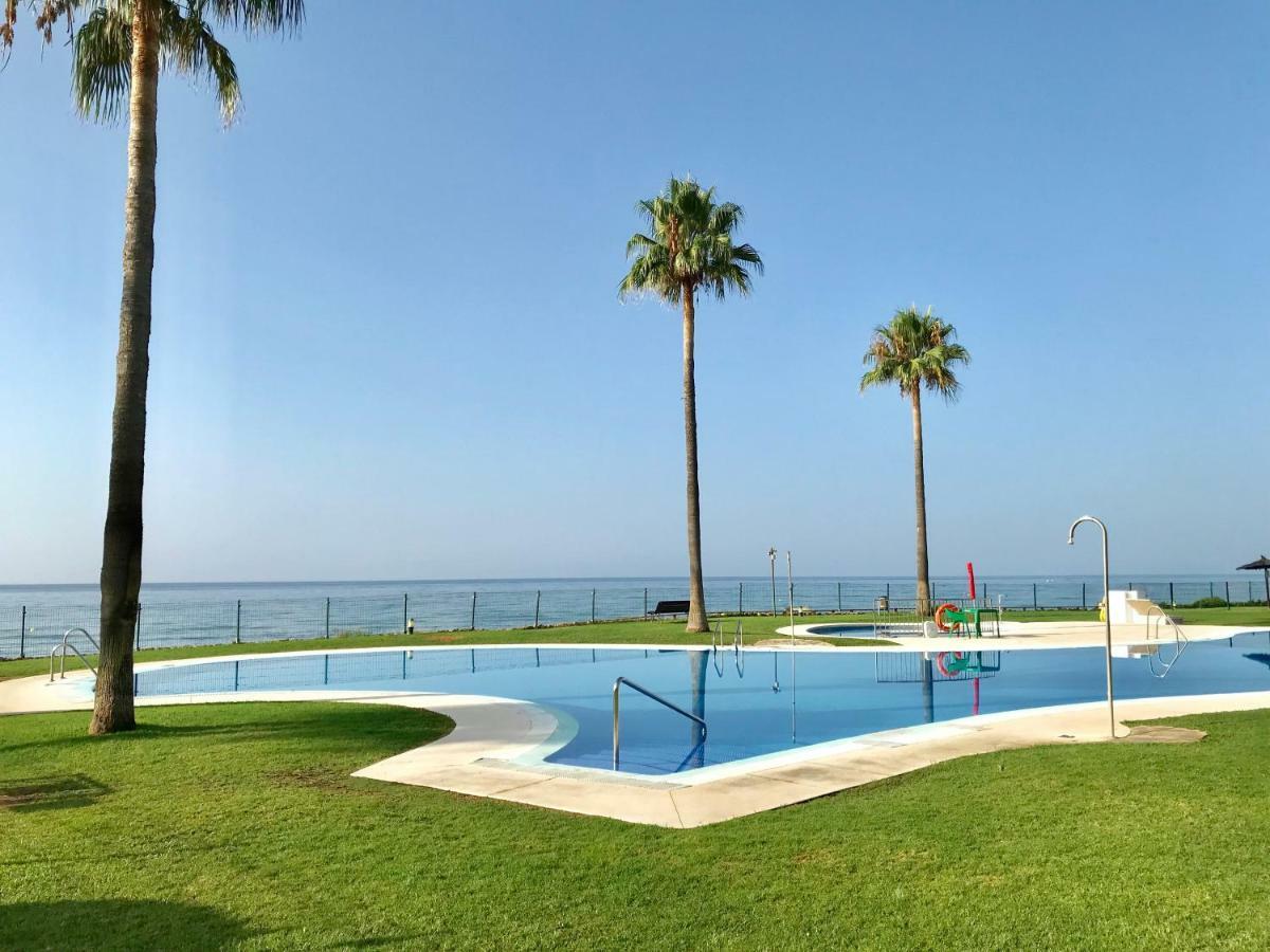 Mi Capricho, Beachfront, Grownfloor, Private Garden & Terrace Sitio de Calahonda Extérieur photo