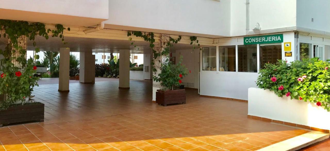 Mi Capricho, Beachfront, Grownfloor, Private Garden & Terrace Sitio de Calahonda Extérieur photo