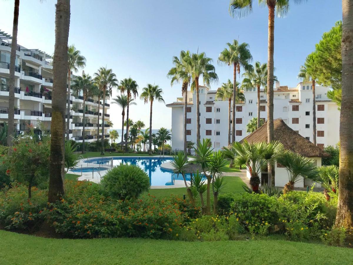 Mi Capricho, Beachfront, Grownfloor, Private Garden & Terrace Sitio de Calahonda Extérieur photo