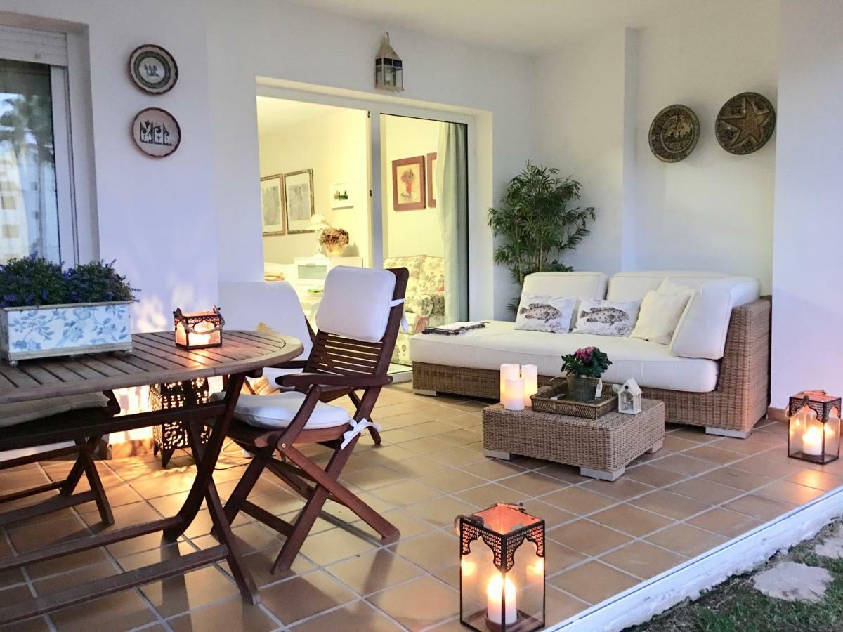 Mi Capricho, Beachfront, Grownfloor, Private Garden & Terrace Sitio de Calahonda Extérieur photo