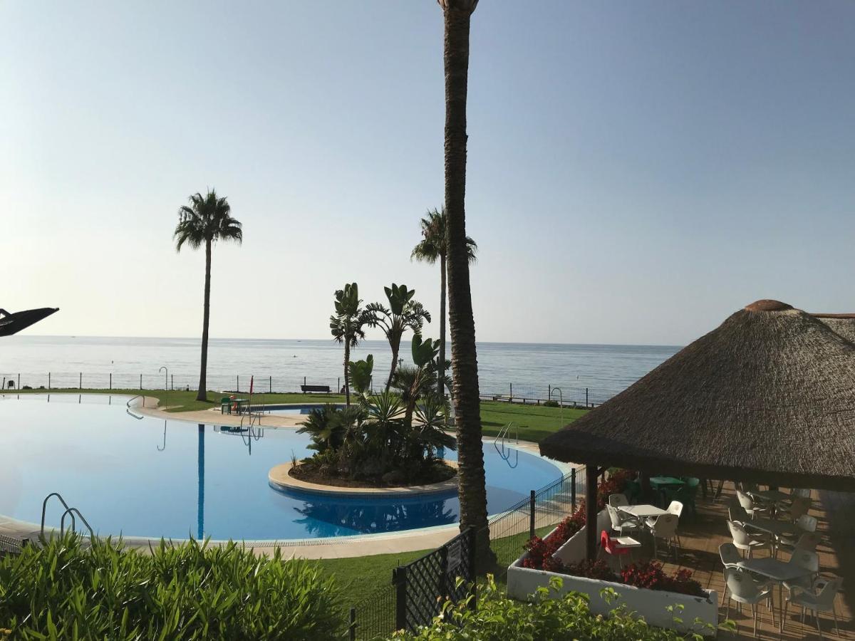 Mi Capricho, Beachfront, Grownfloor, Private Garden & Terrace Sitio de Calahonda Extérieur photo