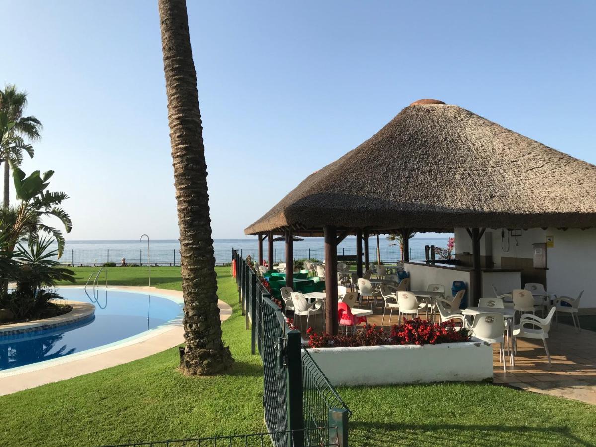Mi Capricho, Beachfront, Grownfloor, Private Garden & Terrace Sitio de Calahonda Extérieur photo
